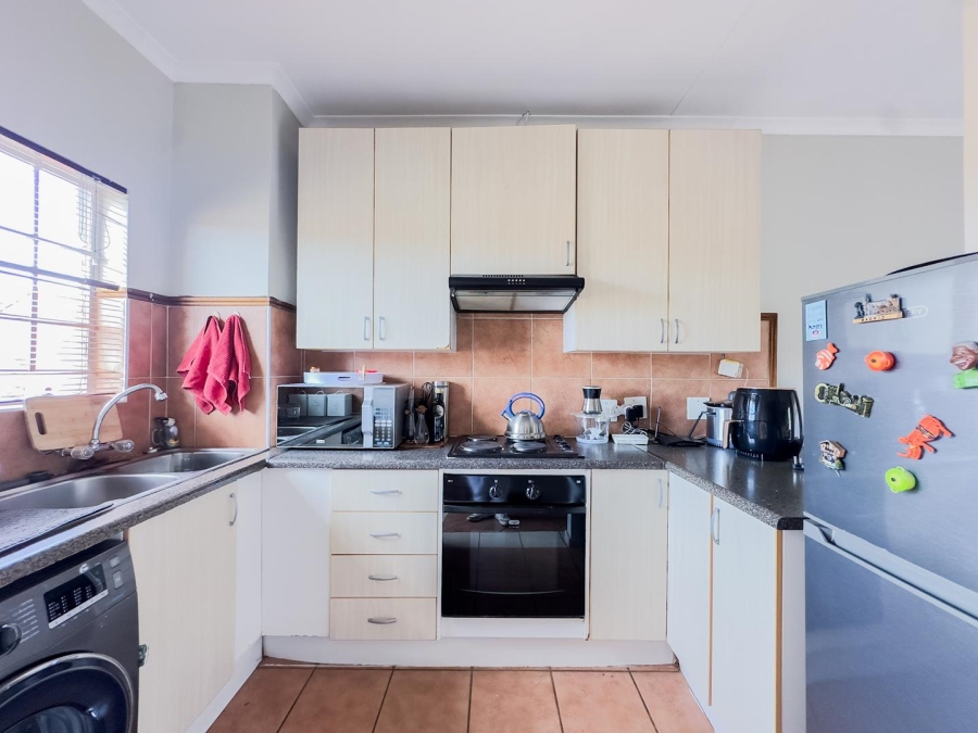 To Let 2 Bedroom Property for Rent in Equestria Gauteng