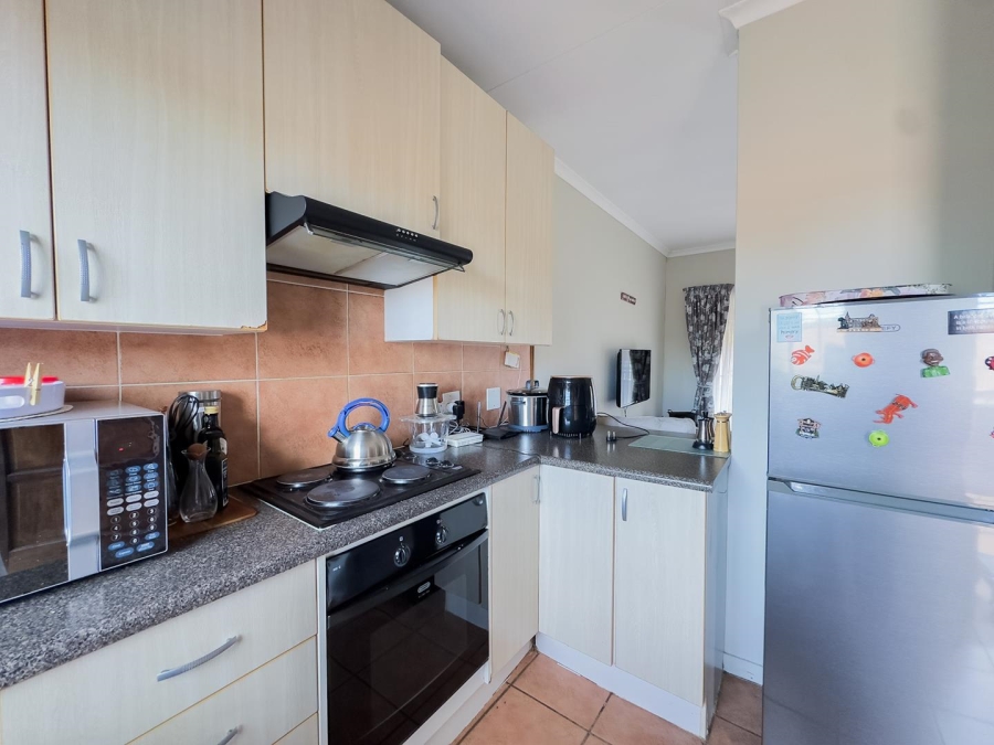 To Let 2 Bedroom Property for Rent in Equestria Gauteng