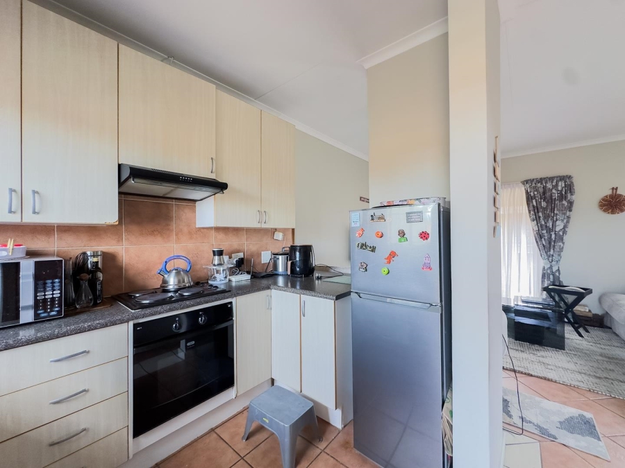 To Let 2 Bedroom Property for Rent in Equestria Gauteng