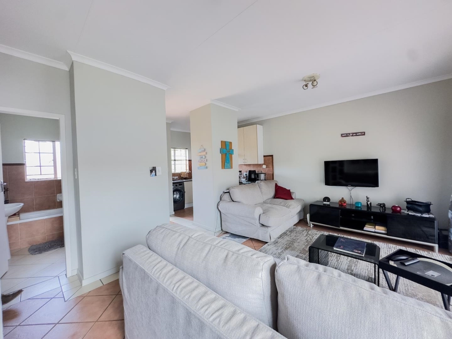 To Let 2 Bedroom Property for Rent in Equestria Gauteng