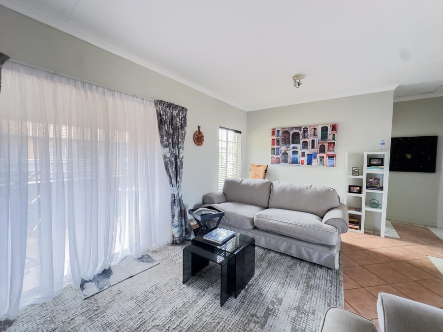 To Let 2 Bedroom Property for Rent in Equestria Gauteng