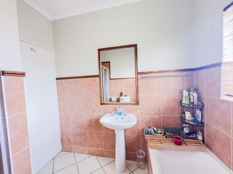 To Let 2 Bedroom Property for Rent in Equestria Gauteng