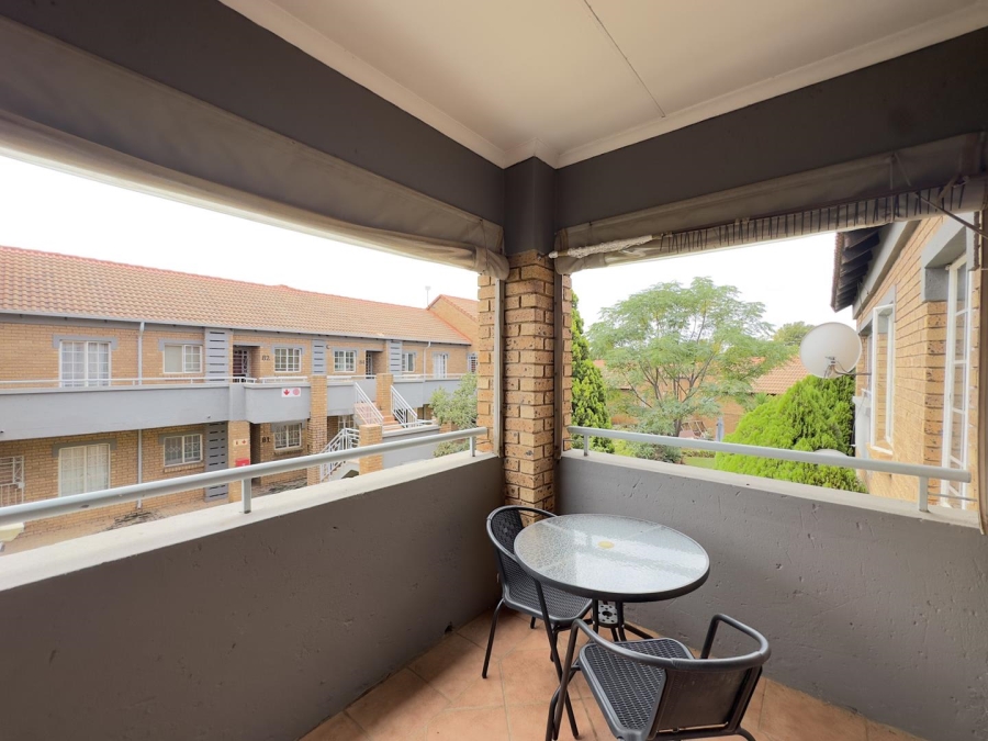 To Let 2 Bedroom Property for Rent in Equestria Gauteng