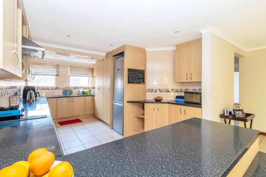 3 Bedroom Property for Sale in Kloofendal Gauteng