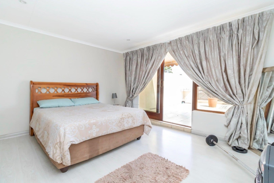 3 Bedroom Property for Sale in Kloofendal Gauteng