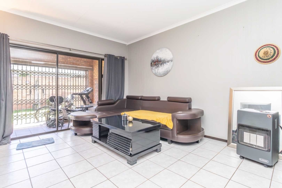 2 Bedroom Property for Sale in Bergbron Gauteng
