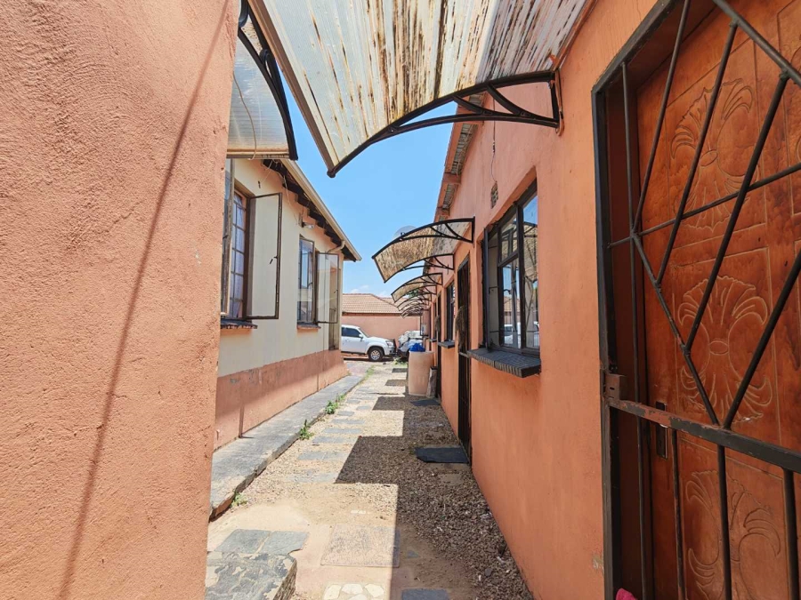 9 Bedroom Property for Sale in Cosmo City Gauteng