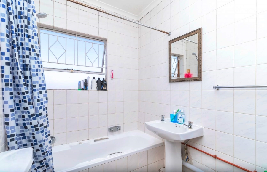 2 Bedroom Property for Sale in Buccleuch Gauteng