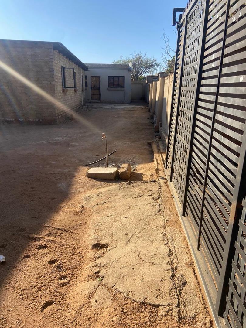 9 Bedroom Property for Sale in Soshanguve R Gauteng