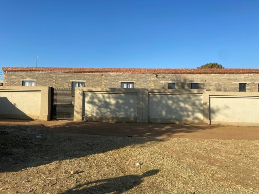 9 Bedroom Property for Sale in Soshanguve R Gauteng