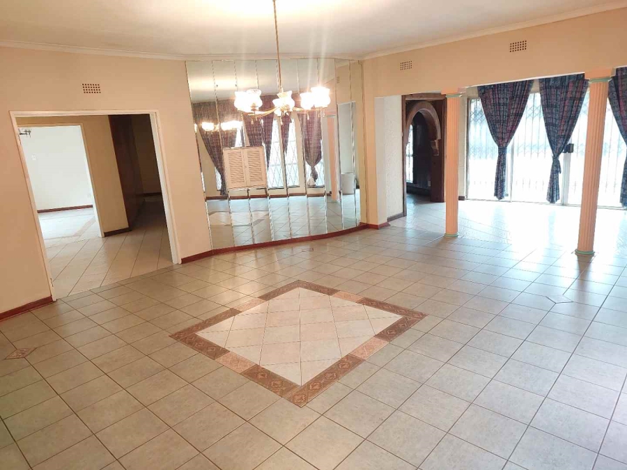 To Let 5 Bedroom Property for Rent in Bramley Gauteng