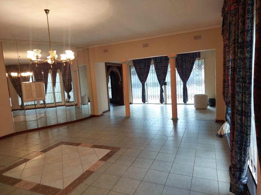 To Let 5 Bedroom Property for Rent in Bramley Gauteng