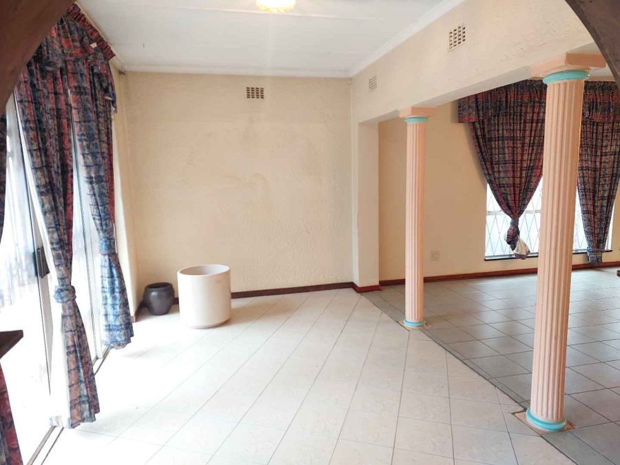 To Let 5 Bedroom Property for Rent in Bramley Gauteng