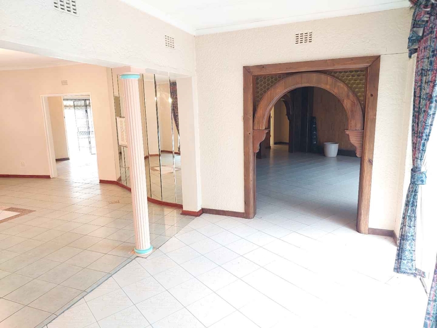 To Let 5 Bedroom Property for Rent in Bramley Gauteng