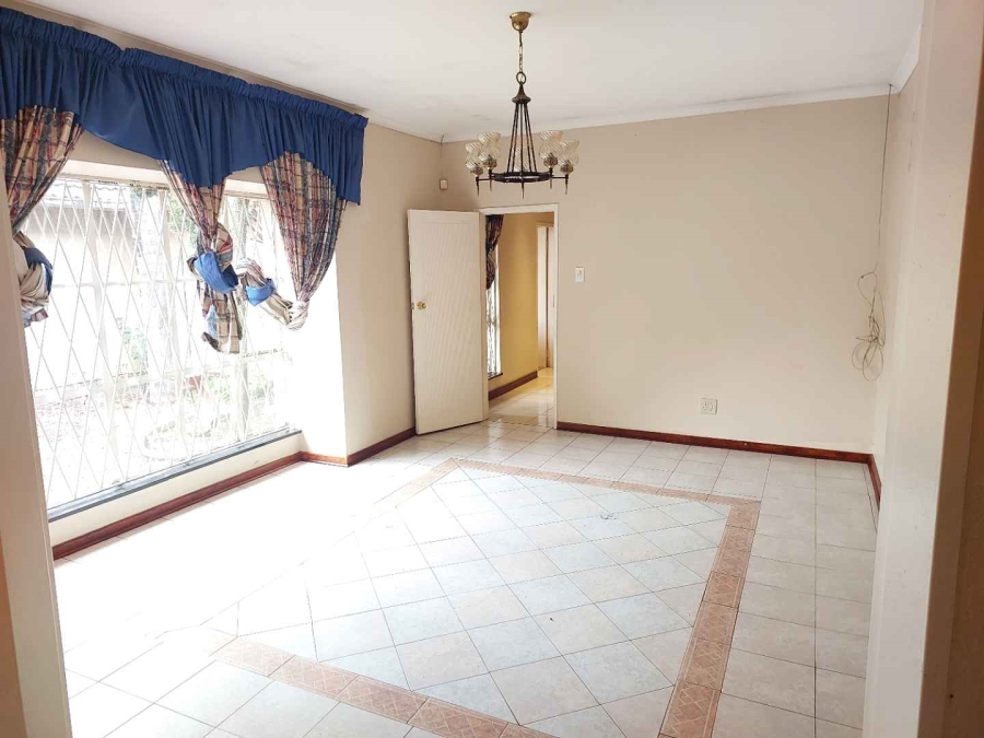 To Let 5 Bedroom Property for Rent in Bramley Gauteng