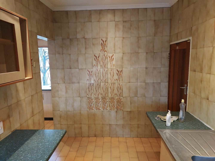 To Let 5 Bedroom Property for Rent in Bramley Gauteng