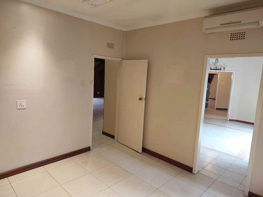 To Let 5 Bedroom Property for Rent in Bramley Gauteng