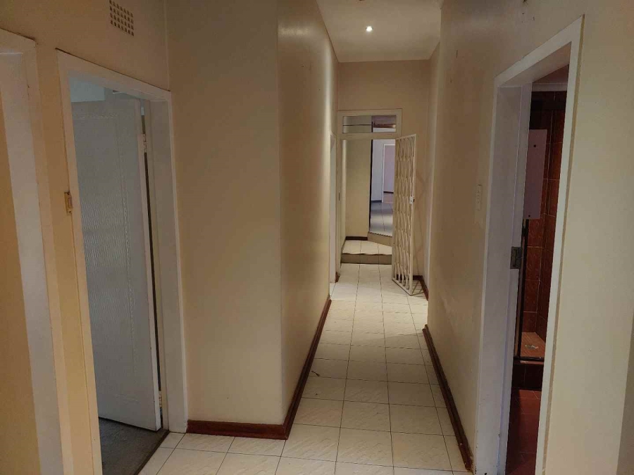 To Let 5 Bedroom Property for Rent in Bramley Gauteng