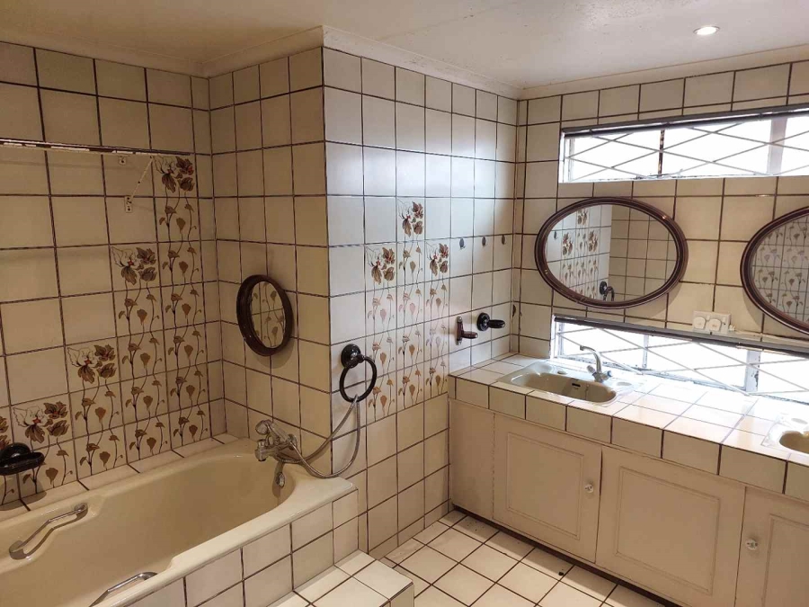 To Let 5 Bedroom Property for Rent in Bramley Gauteng