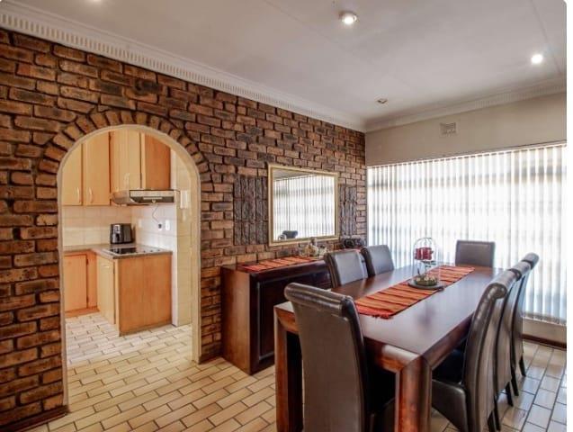 4 Bedroom Property for Sale in Dersley Gauteng