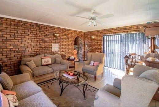 4 Bedroom Property for Sale in Dersley Gauteng