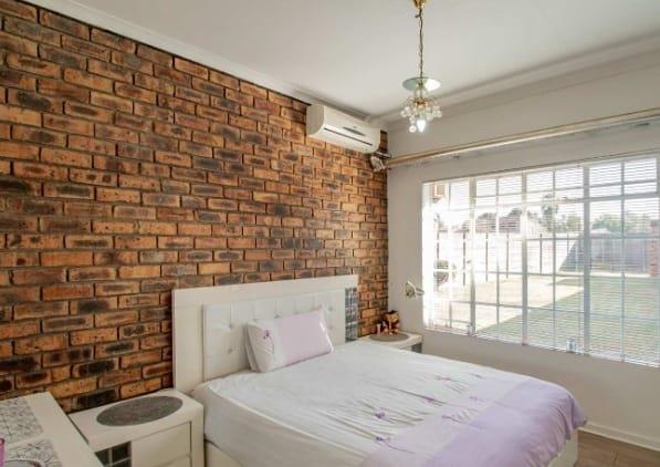 4 Bedroom Property for Sale in Dersley Gauteng