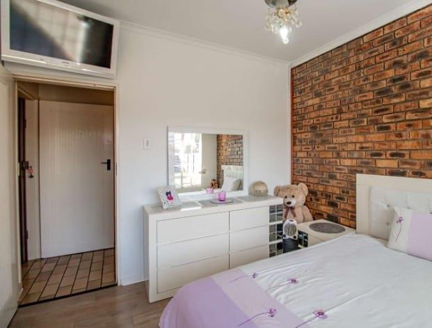 4 Bedroom Property for Sale in Dersley Gauteng