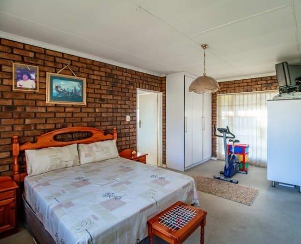 4 Bedroom Property for Sale in Dersley Gauteng