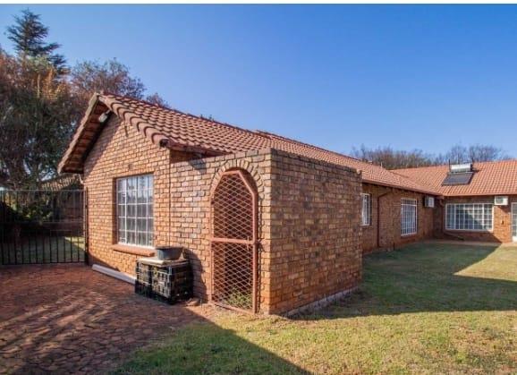 4 Bedroom Property for Sale in Dersley Gauteng