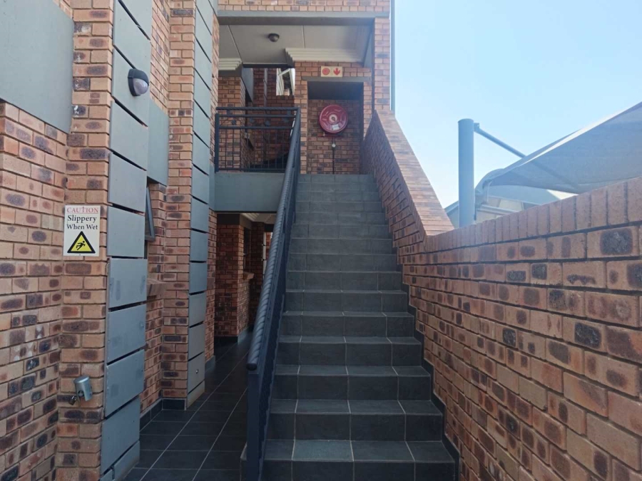 2 Bedroom Property for Sale in Ravenswood Gauteng