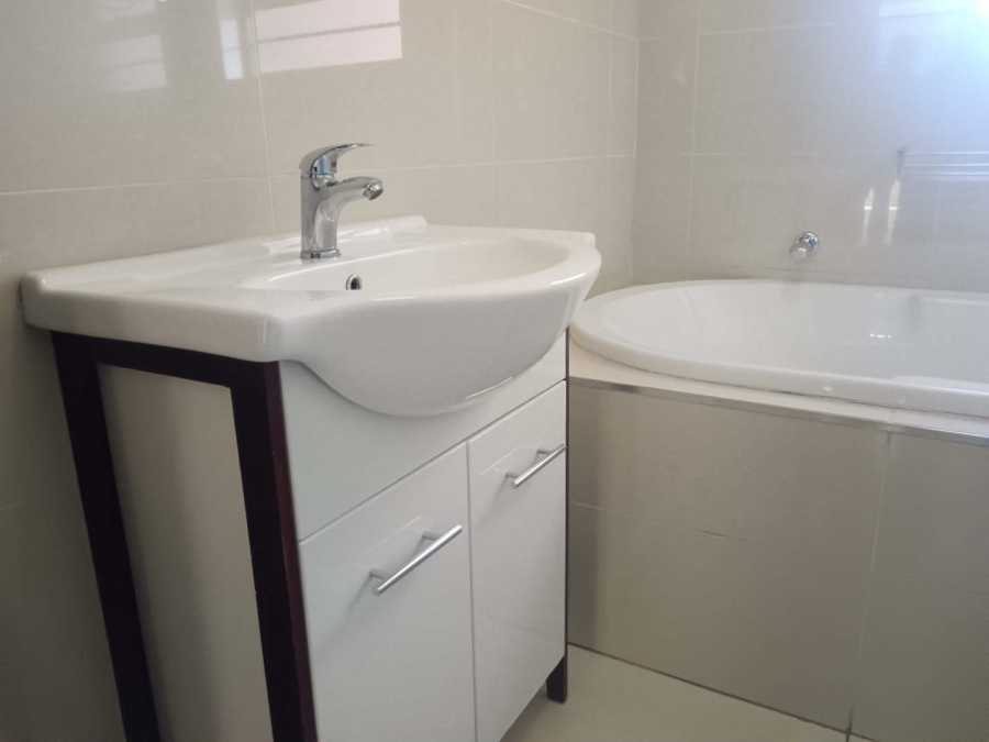 2 Bedroom Property for Sale in Ravenswood Gauteng
