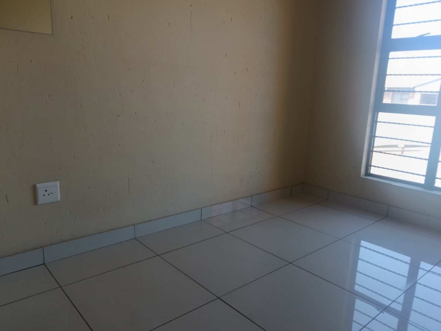 2 Bedroom Property for Sale in Ravenswood Gauteng