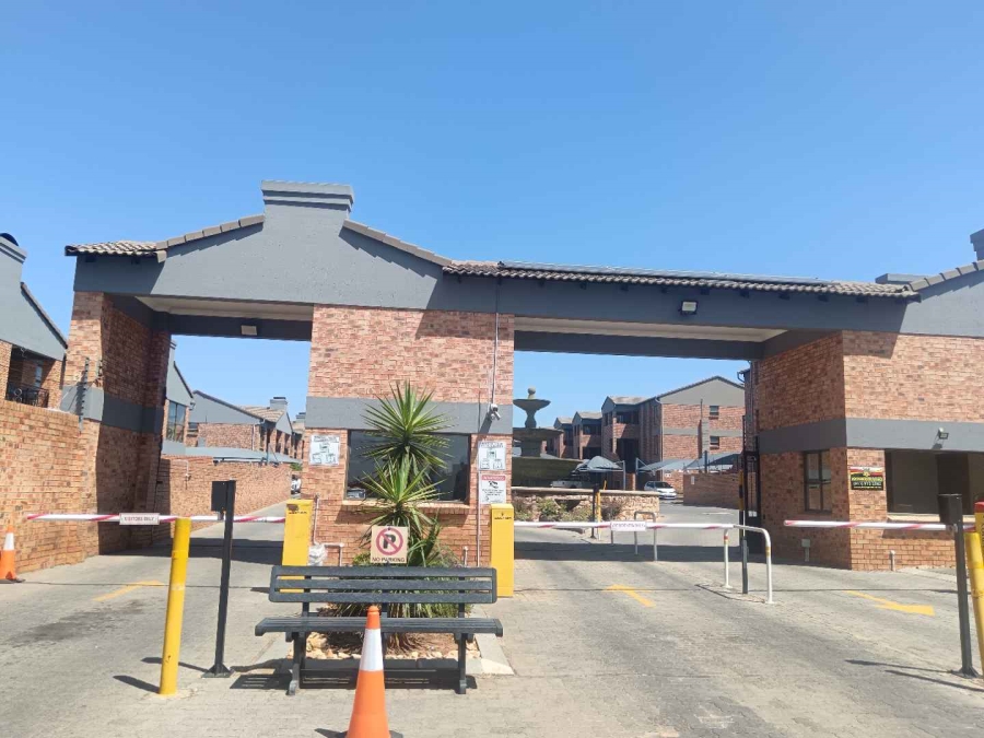 2 Bedroom Property for Sale in Ravenswood Gauteng