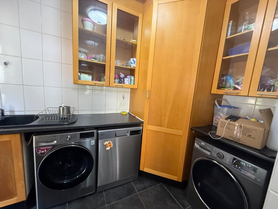 To Let 3 Bedroom Property for Rent in Honeyhills Gauteng