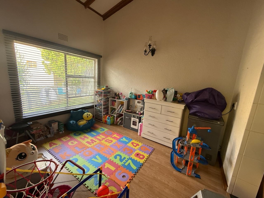 To Let 3 Bedroom Property for Rent in Honeyhills Gauteng