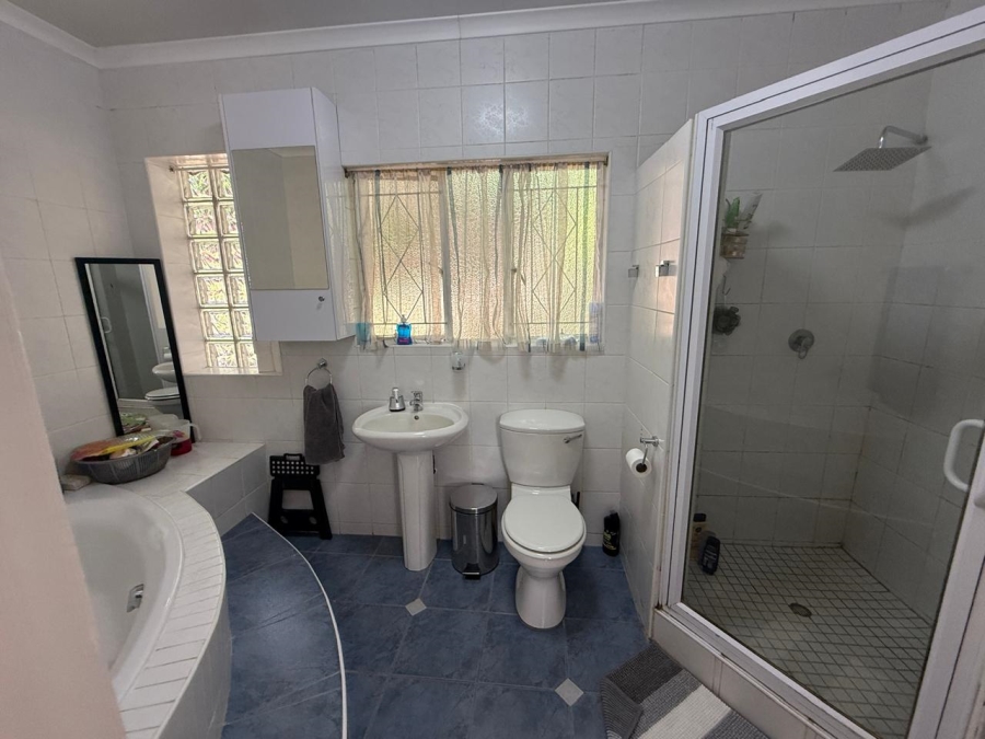 To Let 3 Bedroom Property for Rent in Honeyhills Gauteng