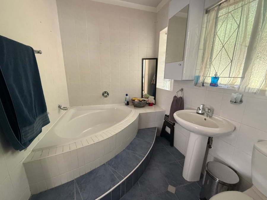 To Let 3 Bedroom Property for Rent in Honeyhills Gauteng