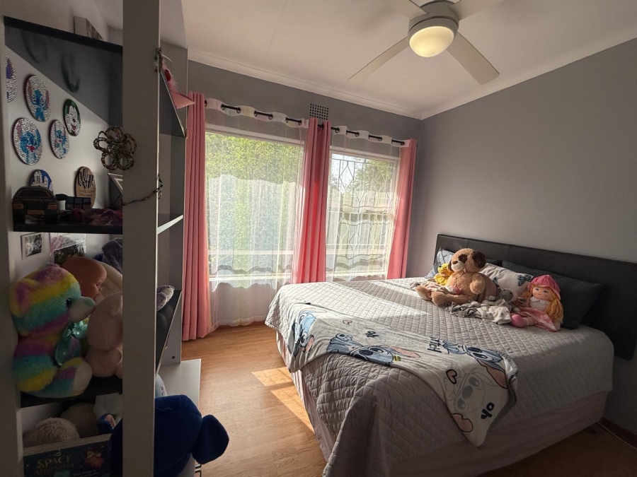 To Let 3 Bedroom Property for Rent in Honeyhills Gauteng