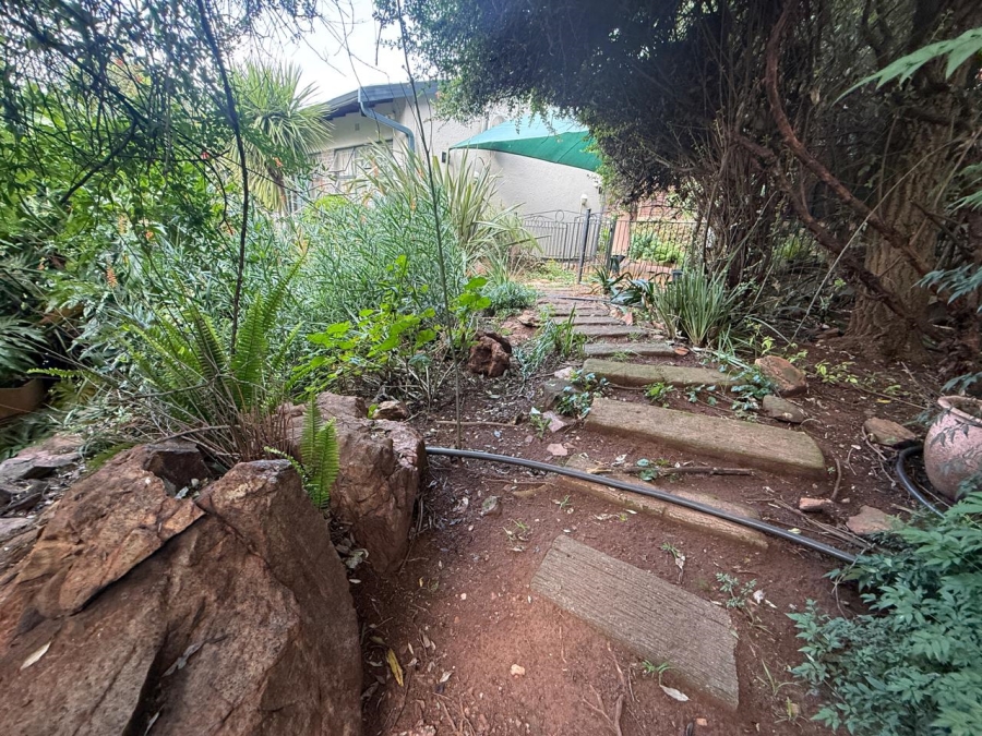 To Let 3 Bedroom Property for Rent in Honeyhills Gauteng