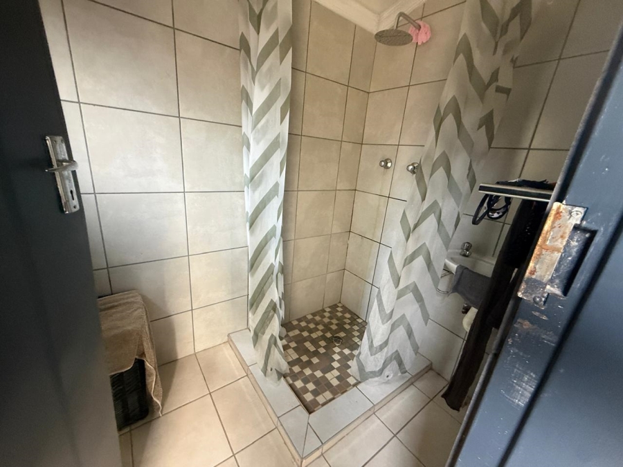 To Let 3 Bedroom Property for Rent in Honeyhills Gauteng