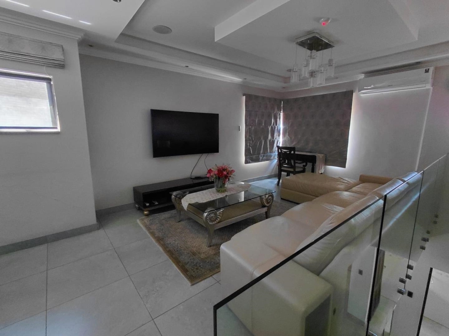 To Let 4 Bedroom Property for Rent in Roodekrans Gauteng