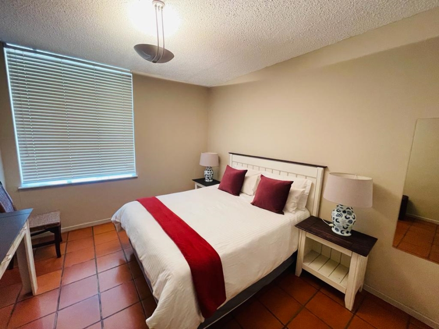 To Let 2 Bedroom Property for Rent in Sandhurst Gauteng