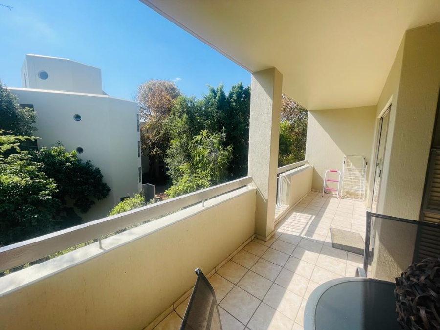 To Let 2 Bedroom Property for Rent in Sandhurst Gauteng