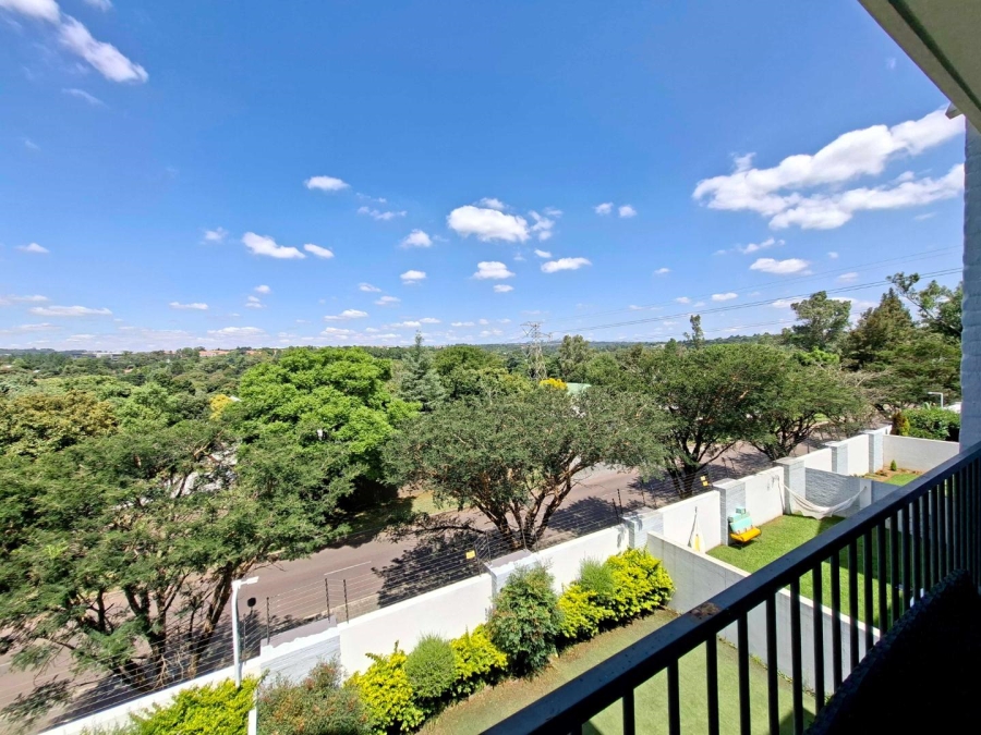 To Let 2 Bedroom Property for Rent in Petervale Gauteng