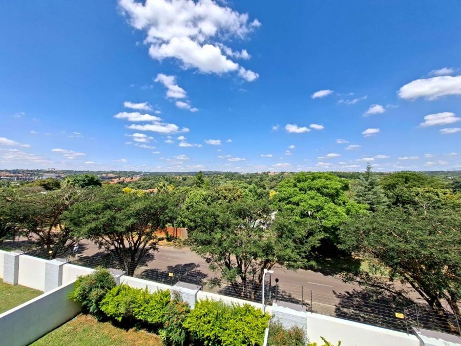 To Let 2 Bedroom Property for Rent in Petervale Gauteng