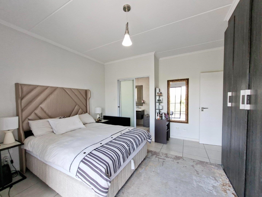 To Let 2 Bedroom Property for Rent in Petervale Gauteng