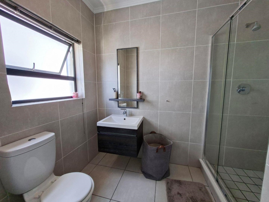 To Let 2 Bedroom Property for Rent in Petervale Gauteng