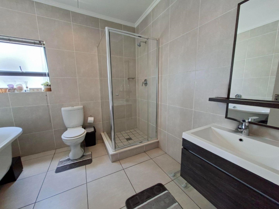 To Let 2 Bedroom Property for Rent in Petervale Gauteng