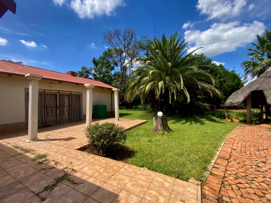 10 Bedroom Property for Sale in Magaliesmoot AH Gauteng