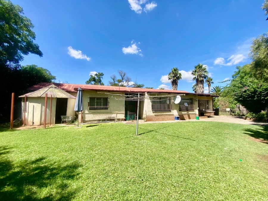 10 Bedroom Property for Sale in Magaliesmoot AH Gauteng